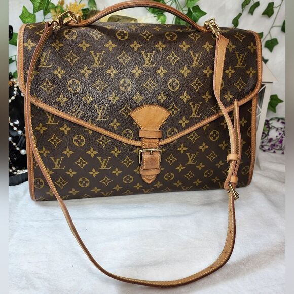 Authentic Louis Vuitton Monogram Beverly 43 with Dust Bag - Picture 6 of 17